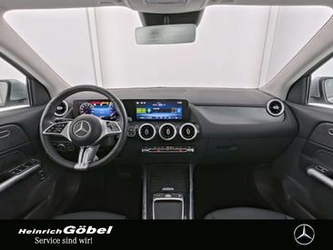 Mercedes GLA 180 — photo 2