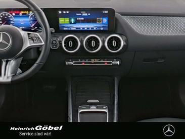 Mercedes GLA 180 — photo 4