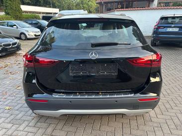 Mercedes GLA 180 — photo 6
