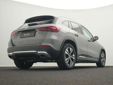 Mercedes GLA 180 — photo 11