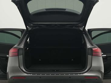Mercedes GLA 180 — photo 17