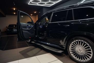 Mercedes-Benz Maybach GLS 600 4MATIC — photo 17