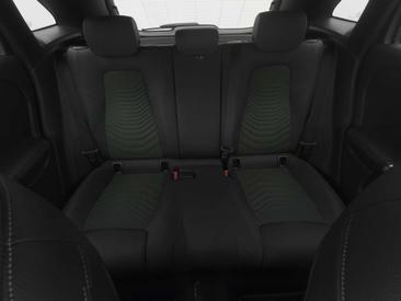 Mercedes GLA 180 — photo 23