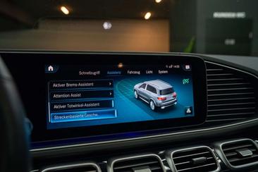 Mercedes-Benz Maybach GLS 600 4MATIC — photo 28