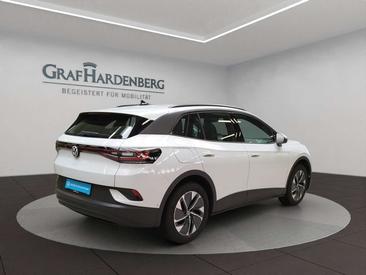 Volkswagen ID.4 Pro — photo 6