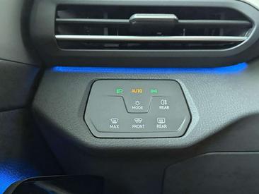 Volkswagen ID.4 Pro S — photo 11