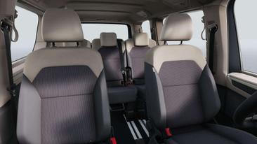 Volkswagen Multivan Van 2.0 TDI — photo 11