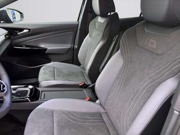 Volkswagen ID.4 Pro — photo 9