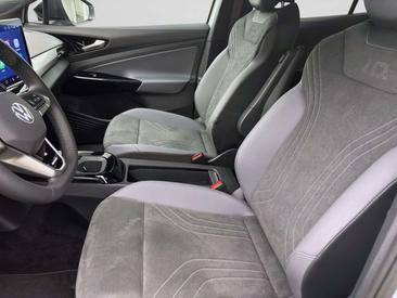 Volkswagen ID.4 Pro — photo 9