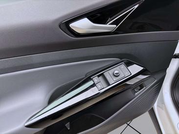 Volkswagen ID.4 Pro — photo 10