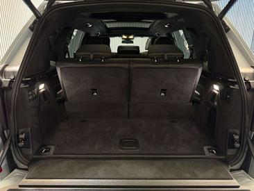 BMW X7 M60i — photo 29