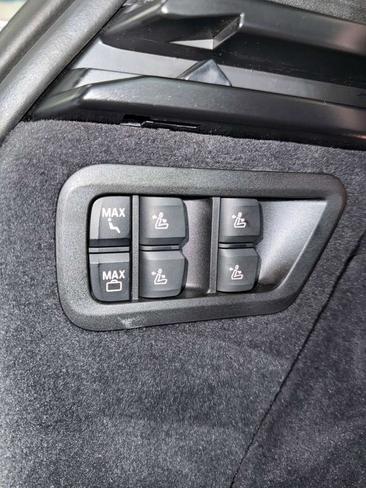BMW X7 M60i — photo 30