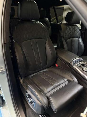 BMW X7 M60i — photo 42