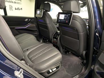 BMW X7 M50i — photo 9
