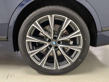 BMW X7 M50i — photo 10