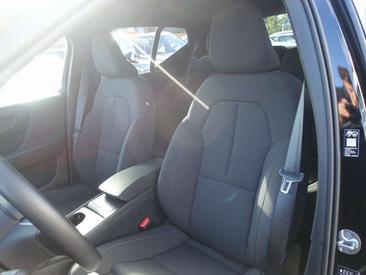 Volvo EX40 Berline Recharge Twin Motor — photo 11