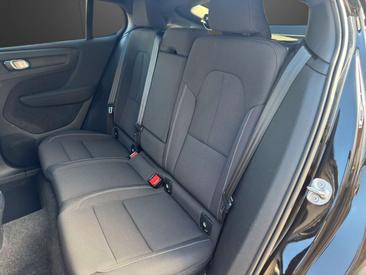 Volvo C40 Coupé SUV — photo 11