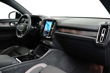 Volvo C40 Coupé SUV — photo 8