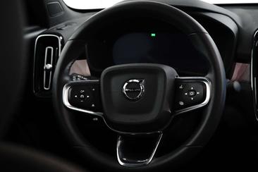 Volvo C40 Coupé SUV — photo 12