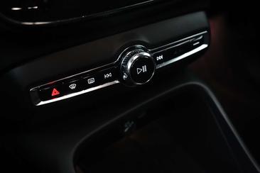 Volvo C40 Coupé SUV — photo 27