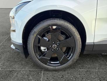 Volvo EX30 — photo 8