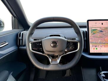 Volvo EX30 — photo 12