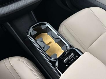 Volvo EX30 P3 Long Range — photo 10