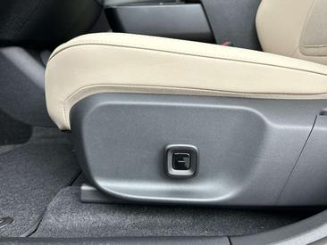 Volvo EX30 P3 Long Range — photo 11
