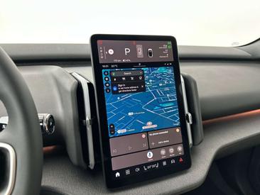 Volvo EX30 P3 Long Range — photo 18