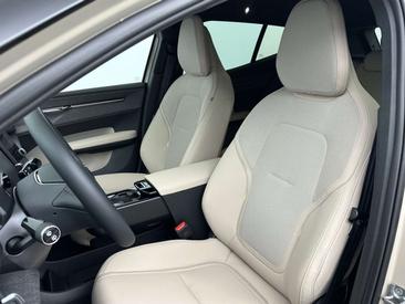 Volvo EX30 P3 Long Range — photo 24