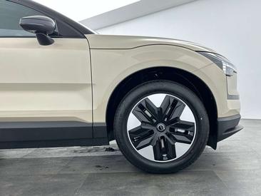 Volvo EX30 P3 Long Range — photo 38