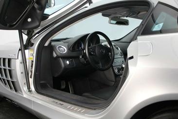 Mercedes-Benz SLR McLaren — photo 11