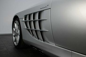 Mercedes-Benz SLR McLaren — photo 27