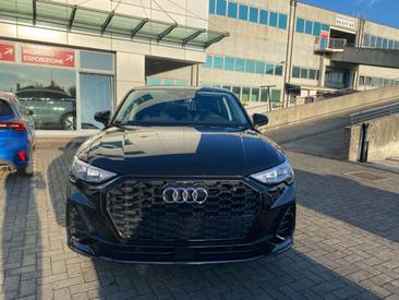 Audi Q3 35 TFSI — photo 2