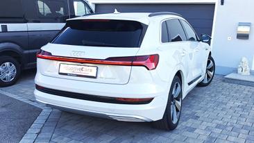Audi E-tron 55 Quattro — photo 10
