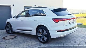 Audi E-tron 55 Quattro — photo 13