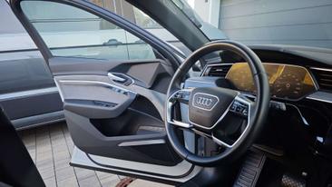 Audi E-tron 55 Quattro — photo 15