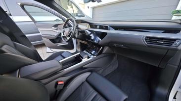 Audi E-tron 55 Quattro — photo 16