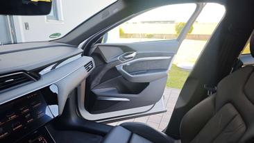 Audi E-tron 55 Quattro — photo 22