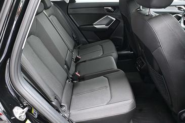 Audi Q3 35 TDI — photo 11