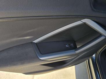 Audi RSQ3 Sportback — photo 10