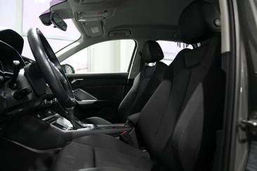 Audi Q3 35 TFSI — photo 12