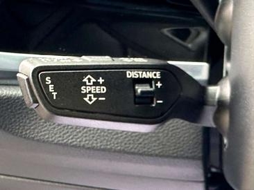 Audi Q3 35 TDI — photo 12