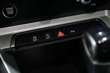 Audi Q3 35 TFSI — photo 21