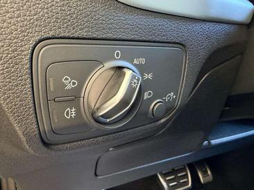 Audi Q2 35 TDI — photo 14