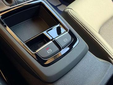 Audi Q2 35 TDI — photo 15