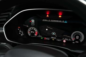 Audi Q3 35 TFSI — photo 25