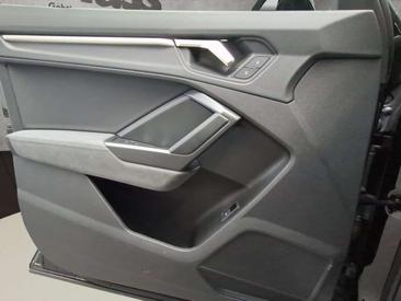 Audi Q3 35 TFSI — photo 12