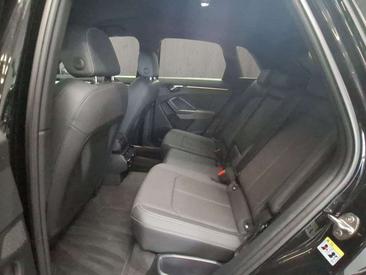 Audi Q3 35 TFSI — photo 13