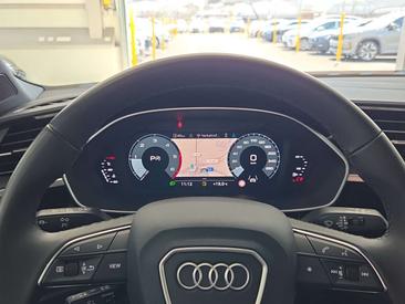 Audi Q3 35 TDI — photo 9